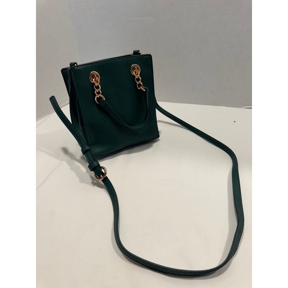 LC Lauren Conrad Kylie Chain Crossbody Bag Green Faux Leather Gold‎ Tone